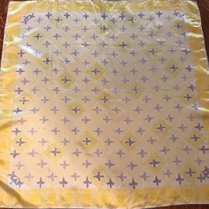 Vintage Vera Neumann fleur de lis scarf 23”x23”